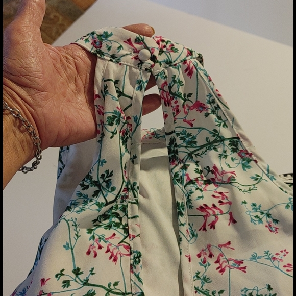 Steezyer size M floral Romper - Picture 6 of 9